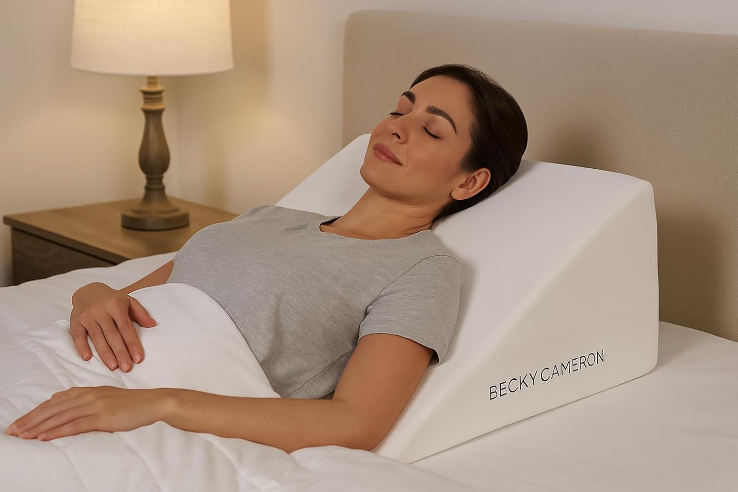 Becky Cameron™ Bed Wedge Pillow – Memory Foam Top for Sleeping, Acid Reflux, Snoring & Back Support – Washable Cover – Ideal for GERD, Heartburn & Post-Surgery Recovery